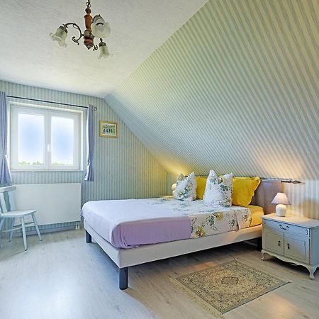 Aux Pieds Des Vignes Bed & Breakfast Ingersheim Exterior photo