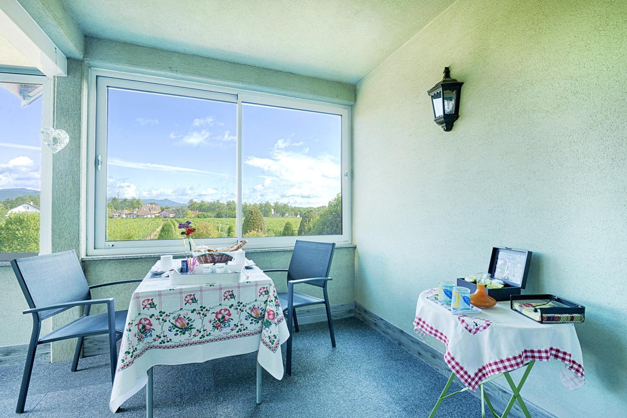 Aux Pieds Des Vignes Bed & Breakfast Ingersheim Exterior photo